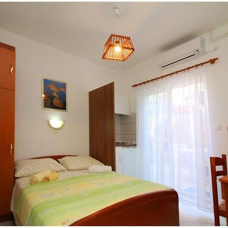 Apartments And Rooms Mirja-Parking พรีมอชเตน ภายนอก รูปภาพ