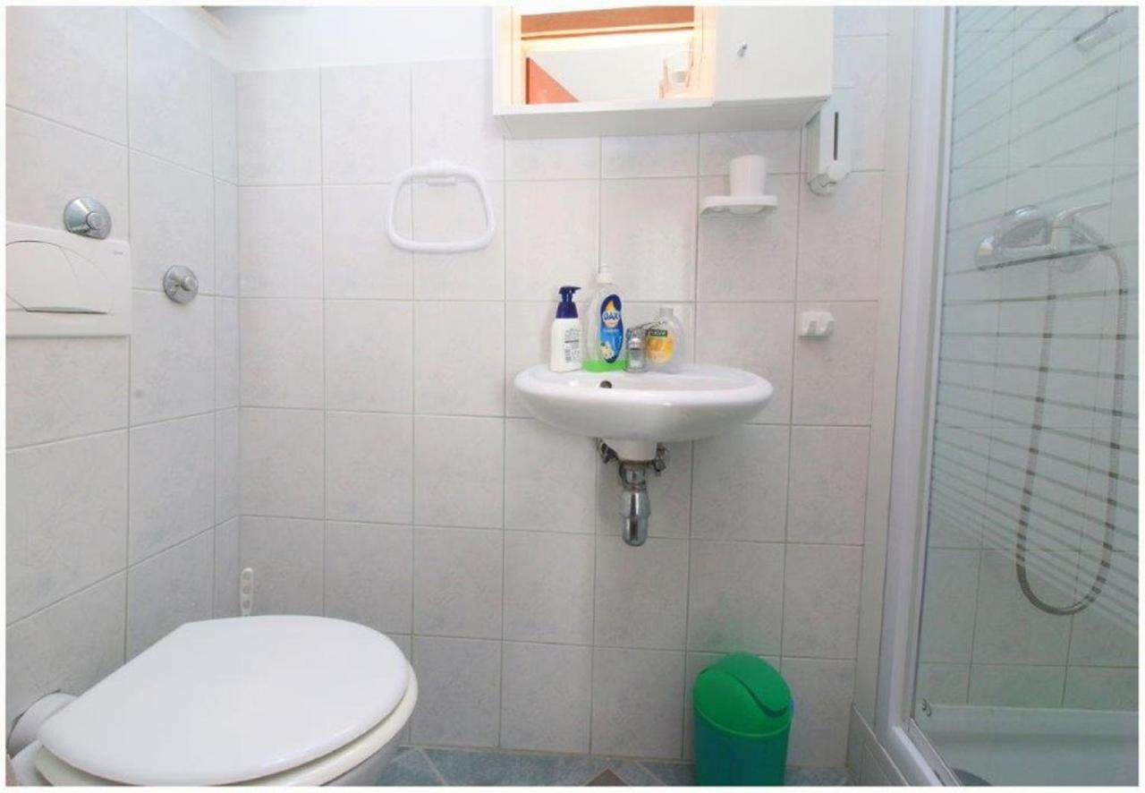 Apartments And Rooms Mirja-Parking พรีมอชเตน ภายนอก รูปภาพ