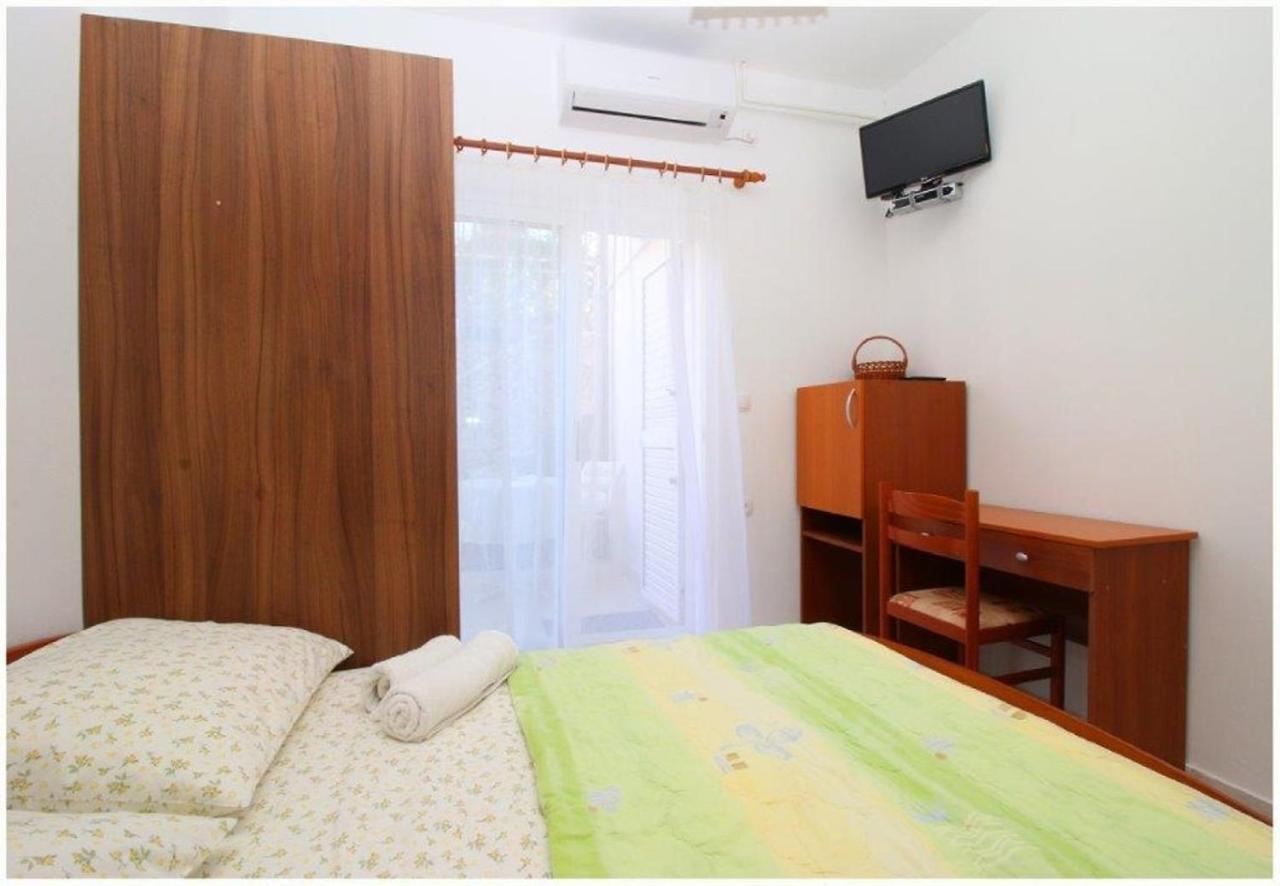 Apartments And Rooms Mirja-Parking พรีมอชเตน ภายนอก รูปภาพ