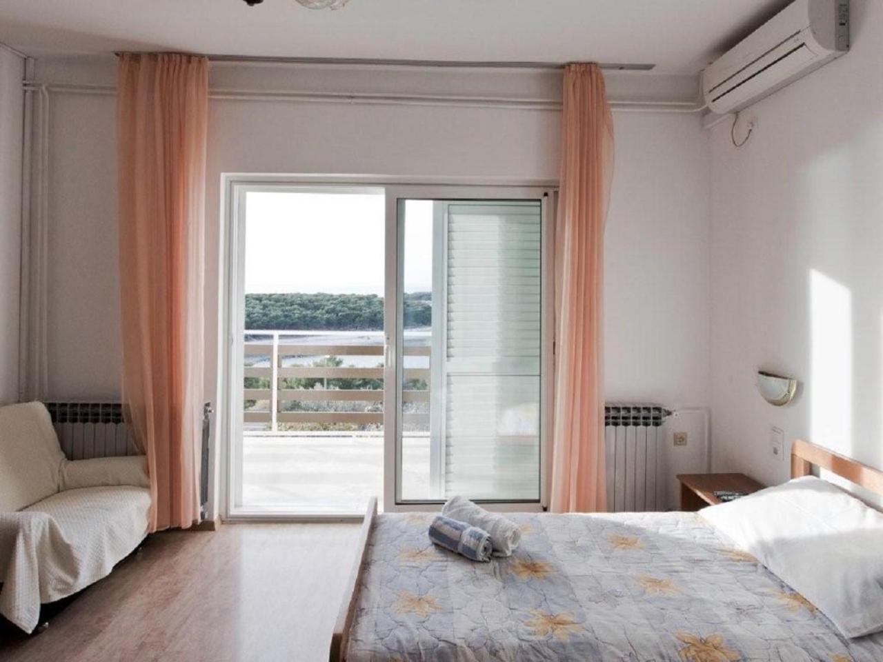 Apartments And Rooms Mirja-Parking พรีมอชเตน ภายนอก รูปภาพ