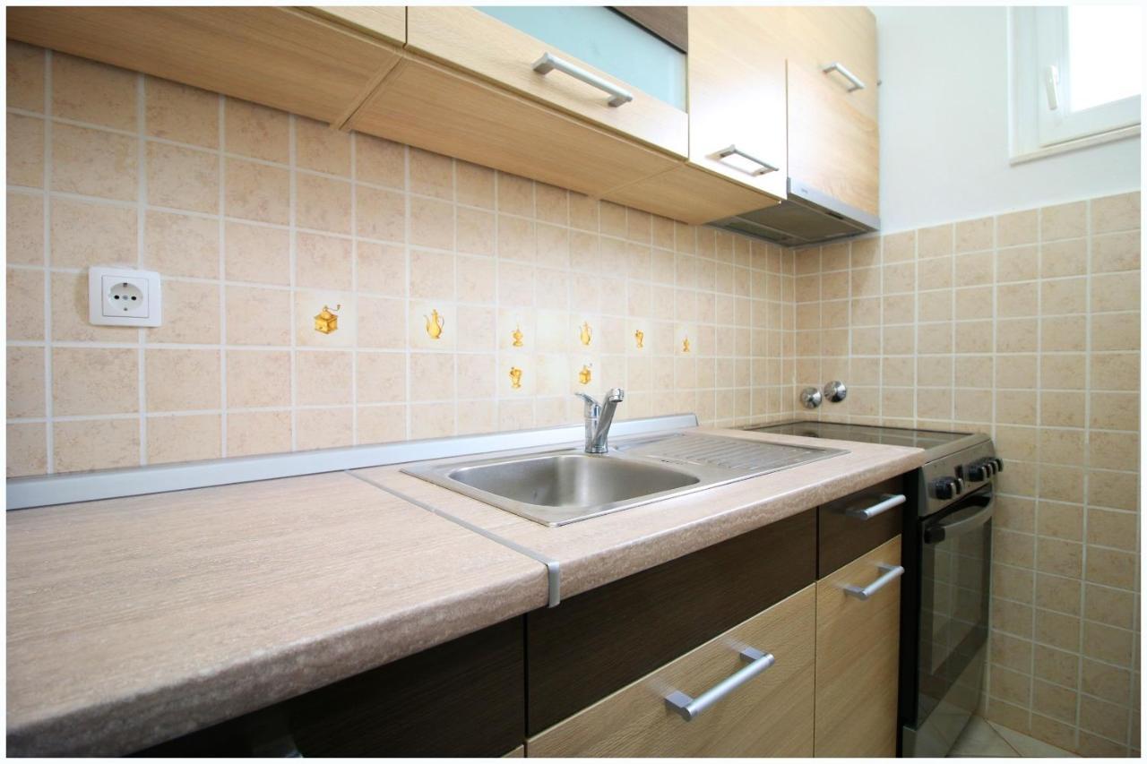Apartments And Rooms Mirja-Parking พรีมอชเตน ภายนอก รูปภาพ